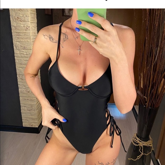 Too small - Picture 6 of 8